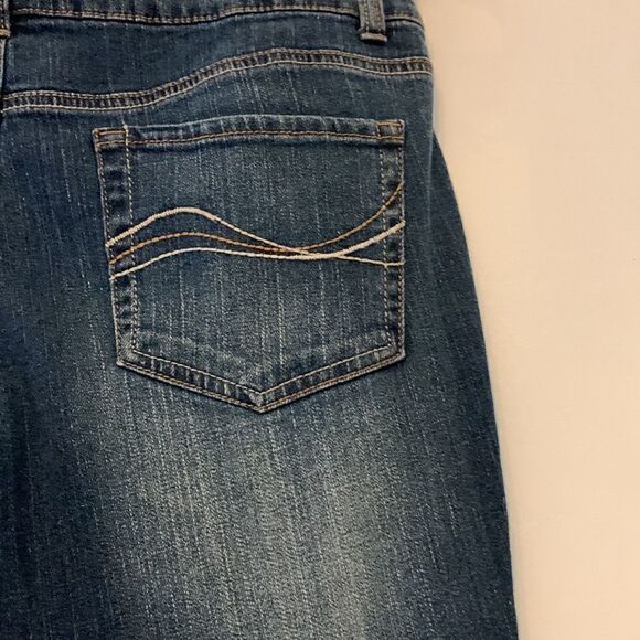 So denim jeans with beaded front pocket Size 13 Inseam 29” - Picture 6 of 8